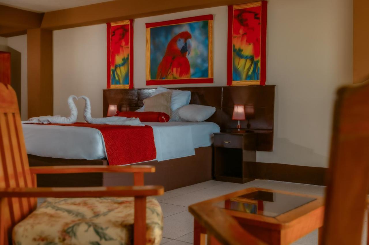 El Cauchero Hotel อีกีโตส ภายนอก รูปภาพ
