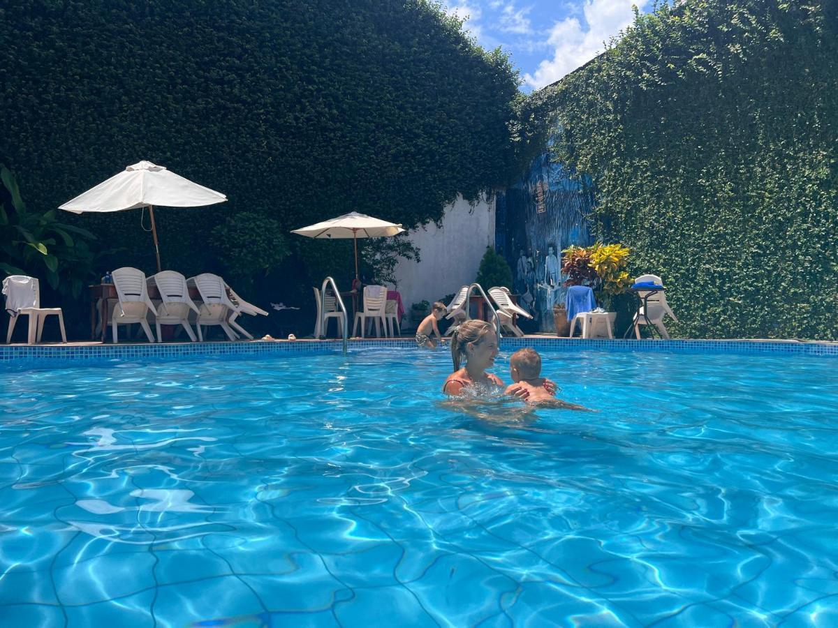 El Cauchero Hotel อีกีโตส ภายนอก รูปภาพ