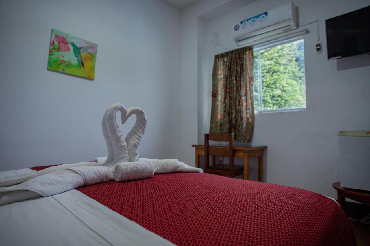 El Cauchero Hotel อีกีโตส ภายนอก รูปภาพ