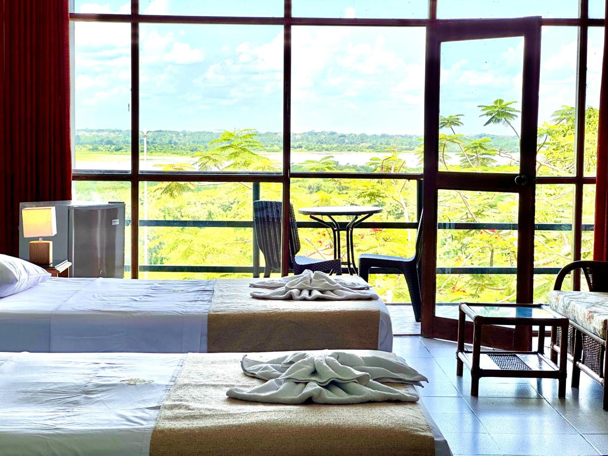 El Cauchero Hotel อีกีโตส ภายนอก รูปภาพ